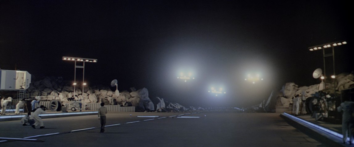Beginning of the climax of Close Encounters of the Third Kind (1978)